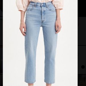 Levi’s ribcage Straight length 29 NWT